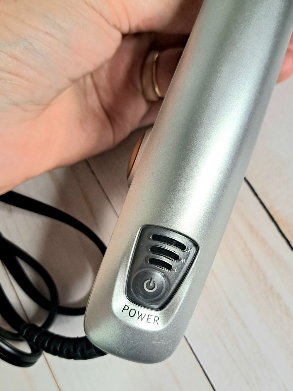InStyler Rotating Hot Iron and Styling Brush - Picture 4 of 9